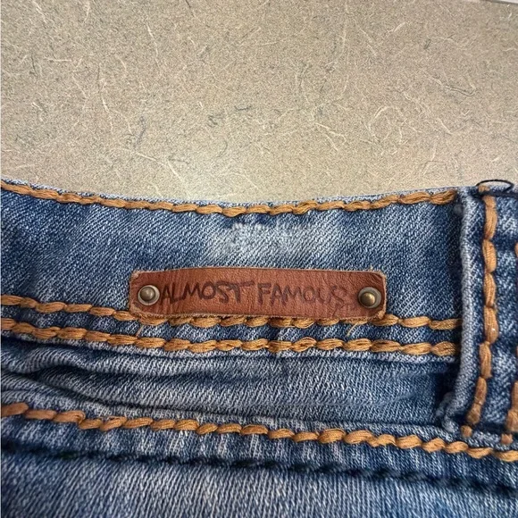 Almost Famous Distressed Blue Jean Shorts - Picture 4 of 4